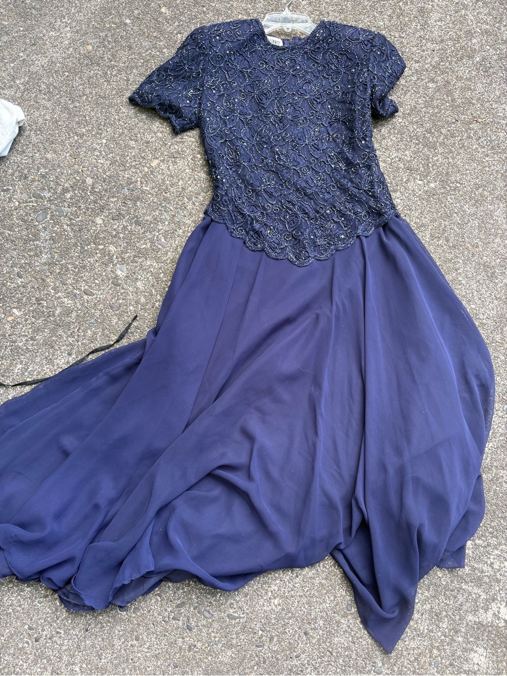 Brilliante Navy Lace Bodice Evening Dress - Elegant Women's Formal Gown